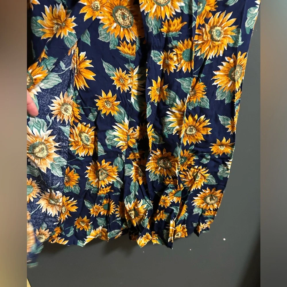 Adorable sunflower print vintage romper - Picture 5 of 8